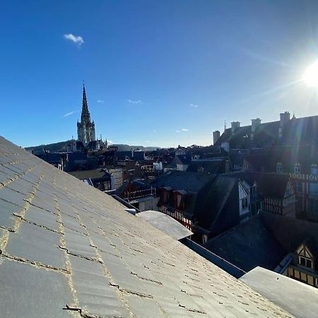 Sous Les Clochers De Rouen - Cathedrale Exterior photo