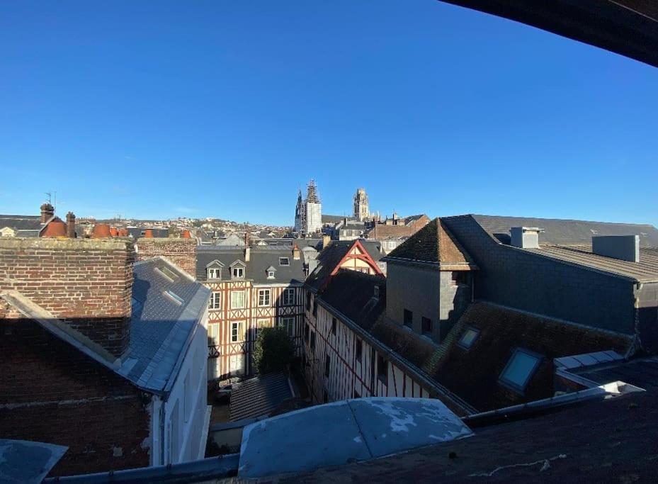 Sous Les Clochers De Rouen - Cathedrale Exterior photo